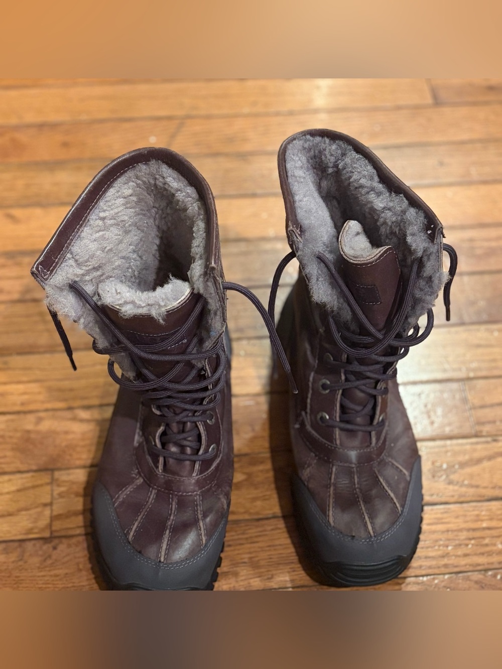 Ugg+Vibram Sz 9 Waterproof Boots Purple Lace Up